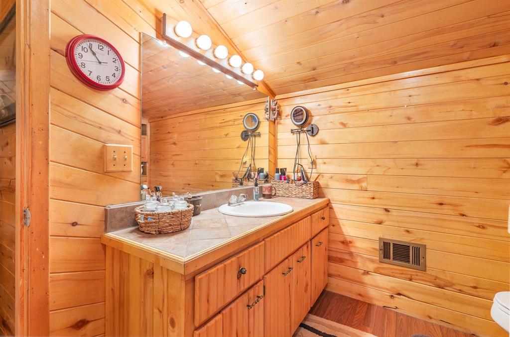 F Mcmahon Surv Abs #378 - Residential