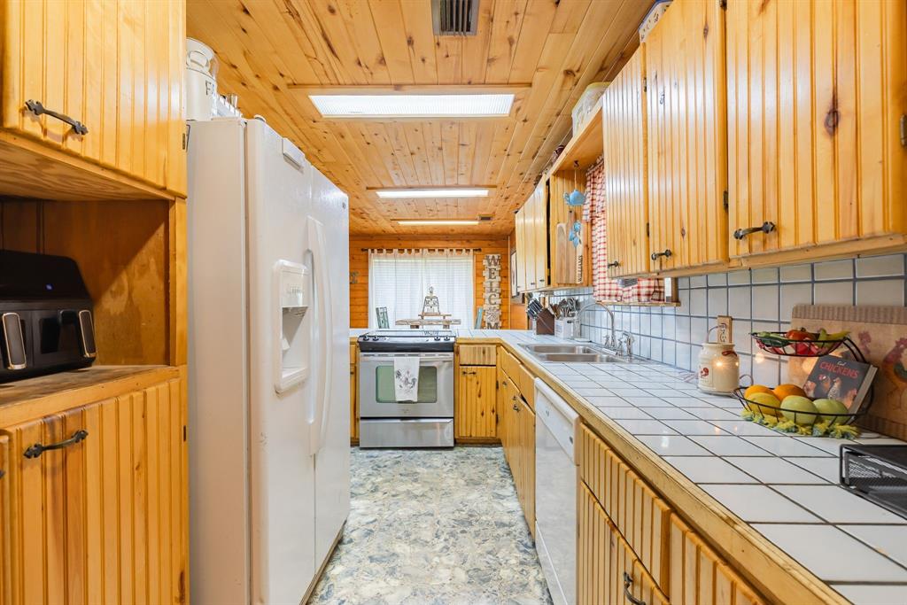 F Mcmahon Surv Abs #378 - Residential