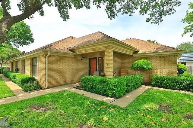 Photo of 55 Surrey Square, Abilene, TX 79606 (MLS # 21335706)