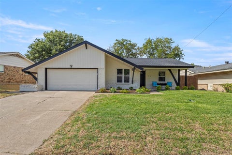 Photo of 640 Cambridge Drive, Richardson, TX 75080 (MLS # 21380810)