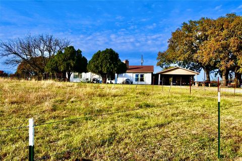 A home in Comanche