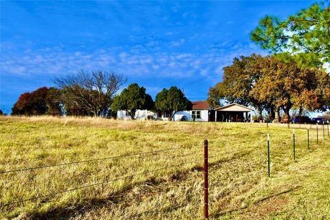 A home in Comanche