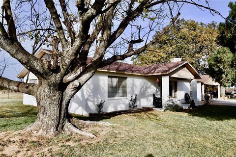 A home in Comanche