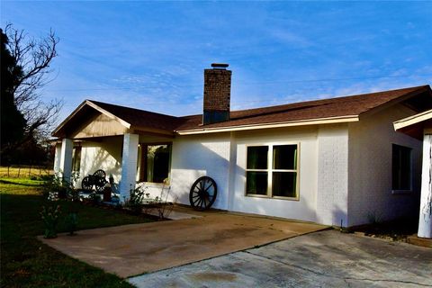 A home in Comanche