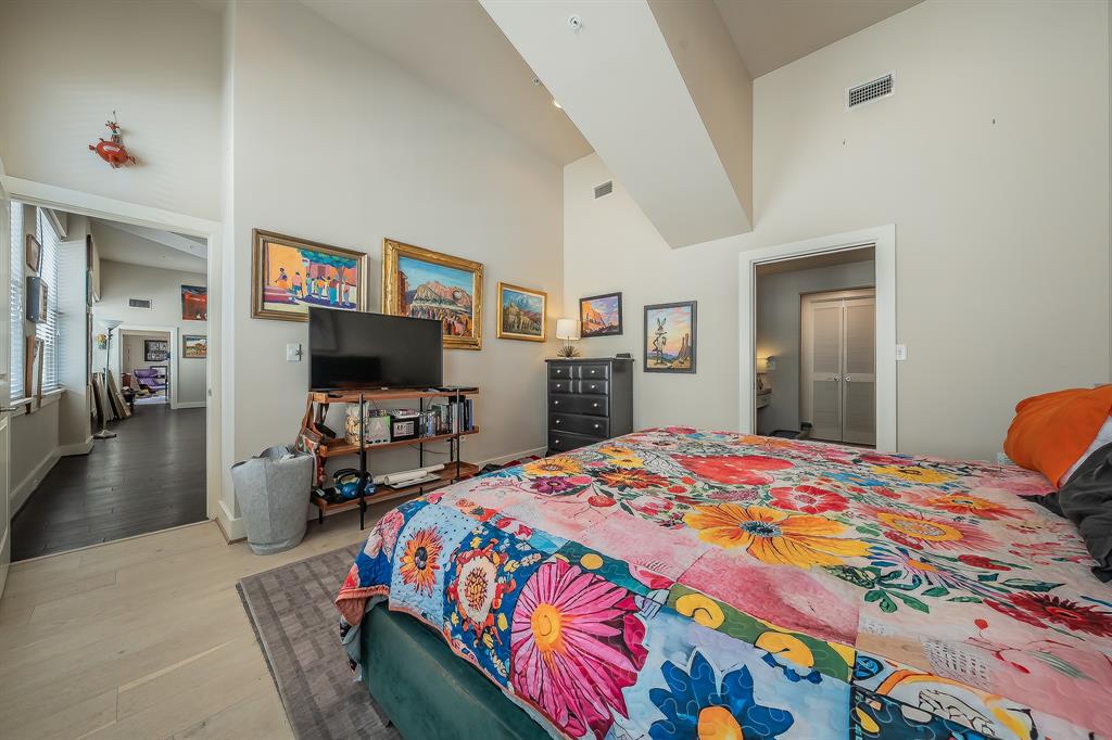 Neil P At Burnett Park Condo - Residential