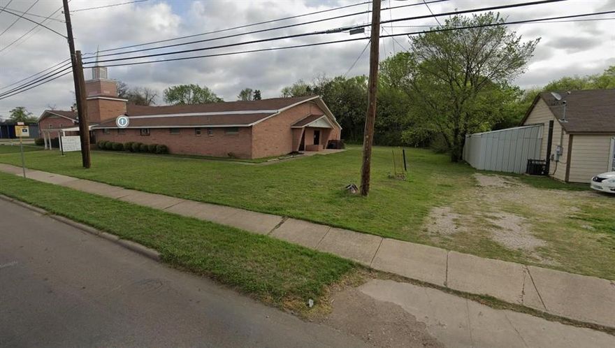 A VACANT LOT, 100 FEET WIDE AND 206 FEET DEEP. IT IS LOCATED BEHIND THE CHURCH OF LIVING GOD. ACCESS THE LOT FROM THE RIGHT SIDE OF THE CHURCH WHICH IS AN UNPAVED ROAD LEADING TO THE LOT.