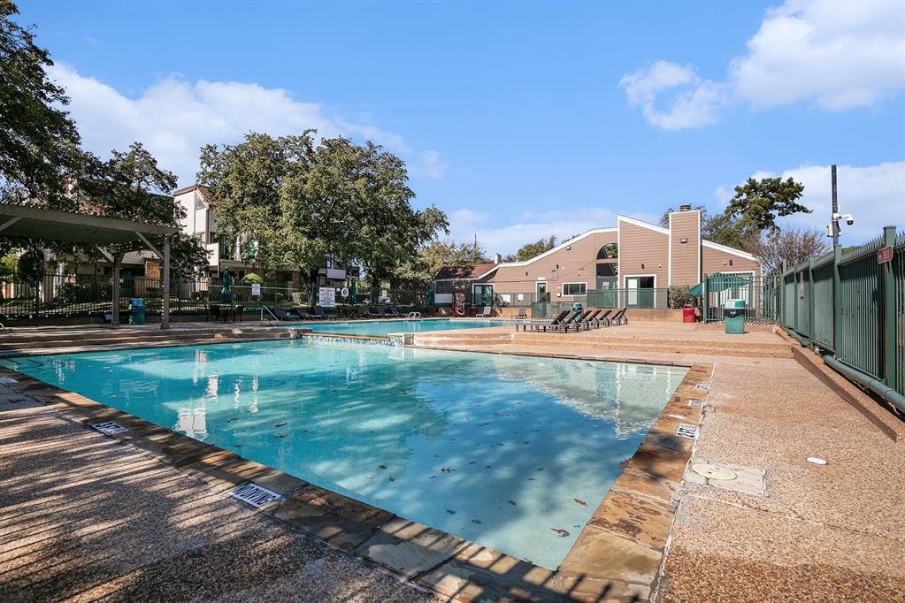Arlington Oaks Condo - Residential