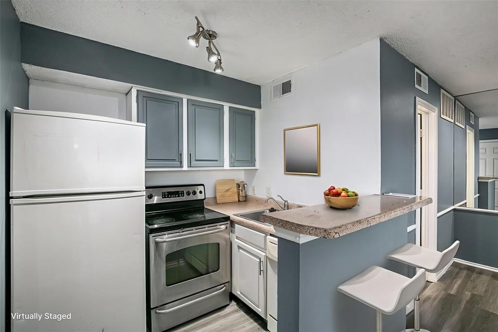 Arlington Oaks Condo - Residential