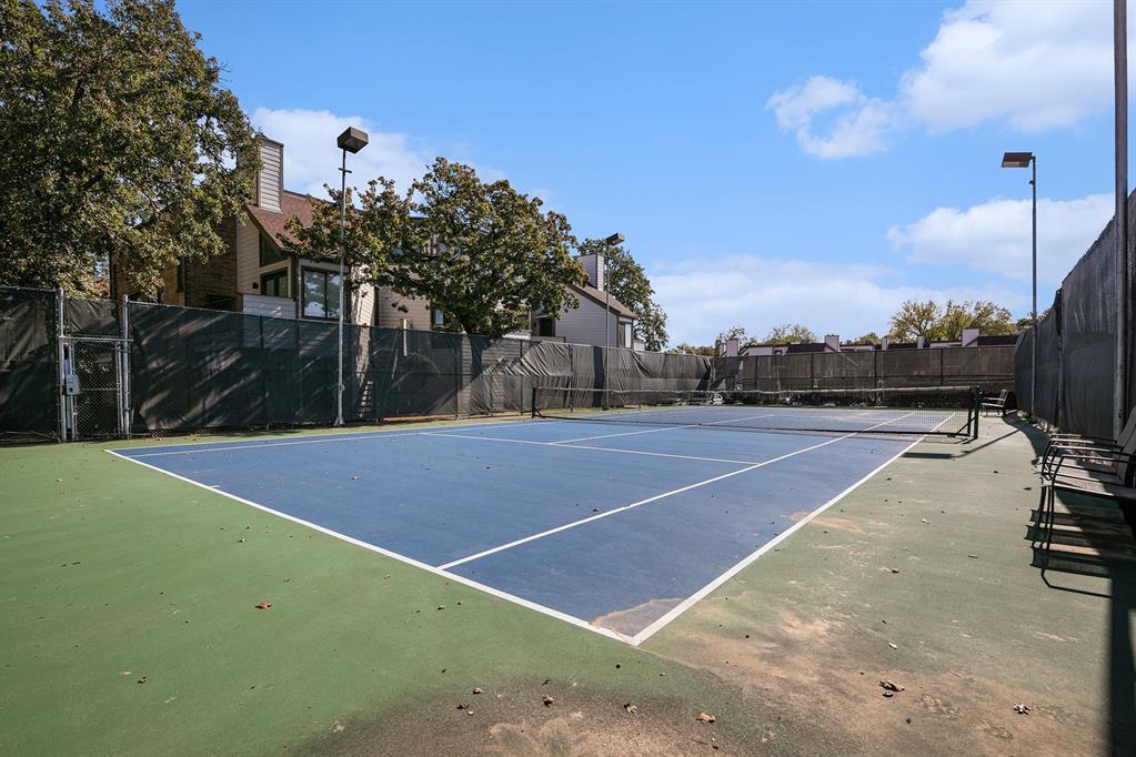 Arlington Oaks Condo - Residential