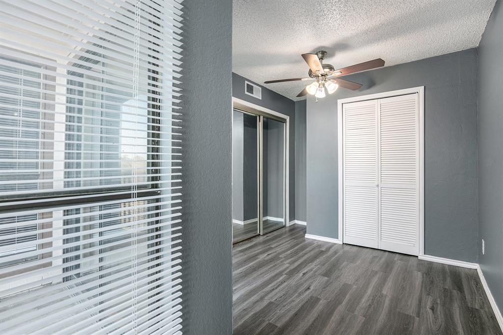 Arlington Oaks Condo - Residential