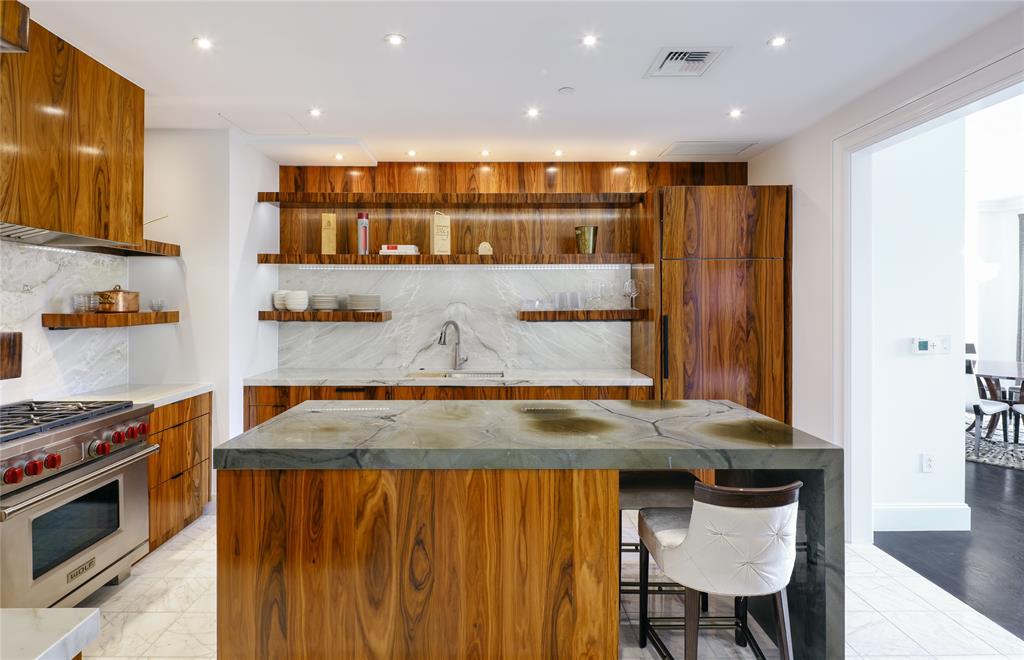 Ritz-Carlton Residences 1 - Residential