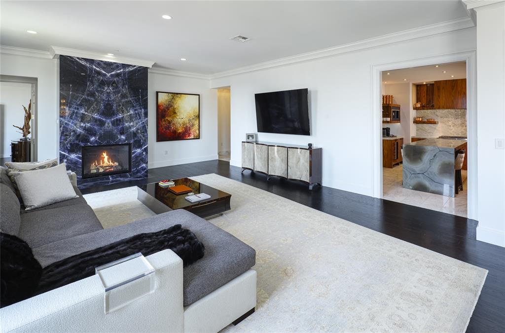 Ritz-Carlton Residences 1 - Residential