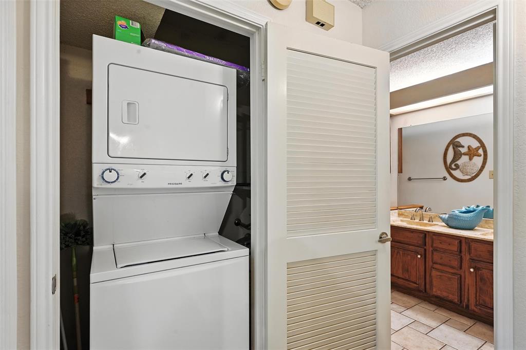 Cloisters Condo The - Residential