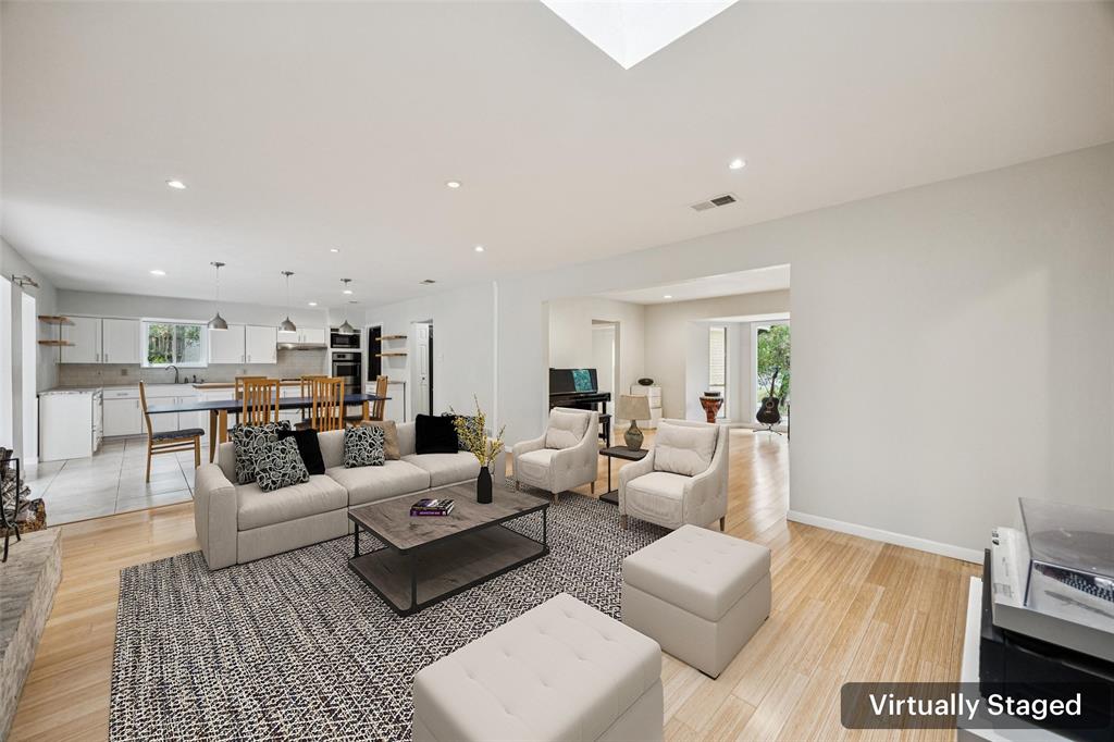 809 Valley Oaks Lane