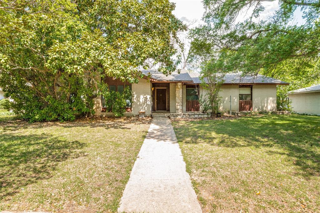 3949 Royal Palms Court