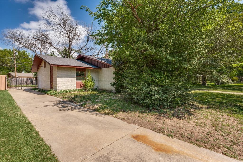 3949 Royal Palms Court