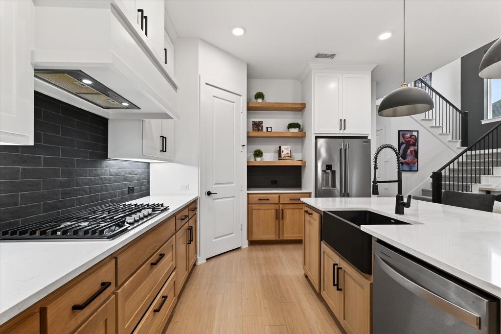 15562 Fringe Tree Road