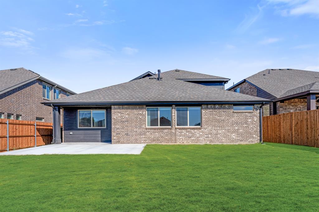 Eagle Glen Elements - Residential