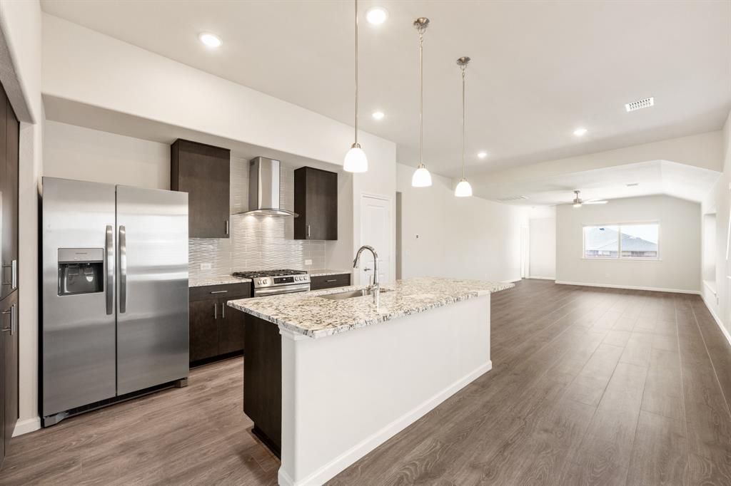 Eagle Glen Elements - Residential