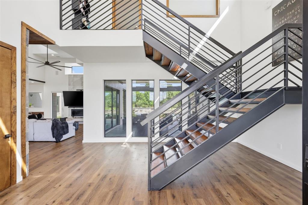 211 Hunter Pass
