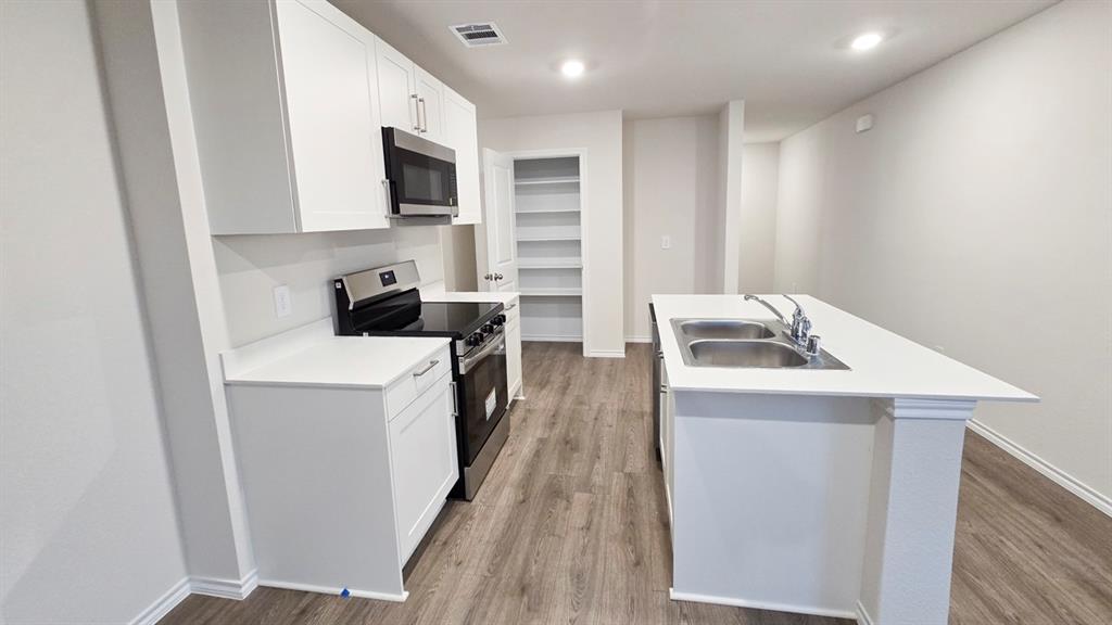 Leonard Crossing - Residential