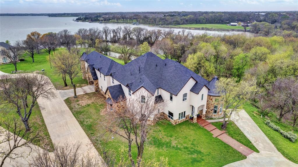 The Peninsula - Residential