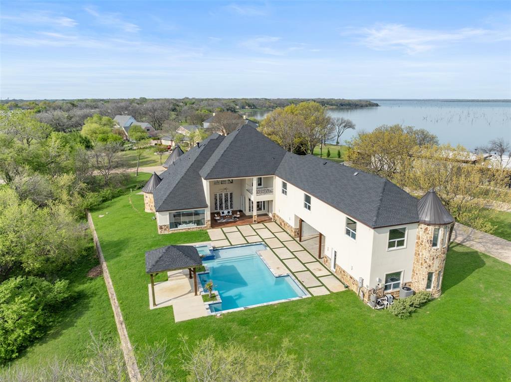 The Peninsula - Residential