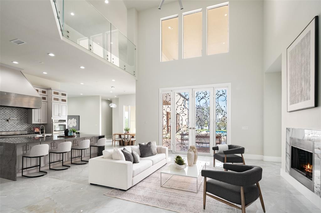 The Peninsula - Residential