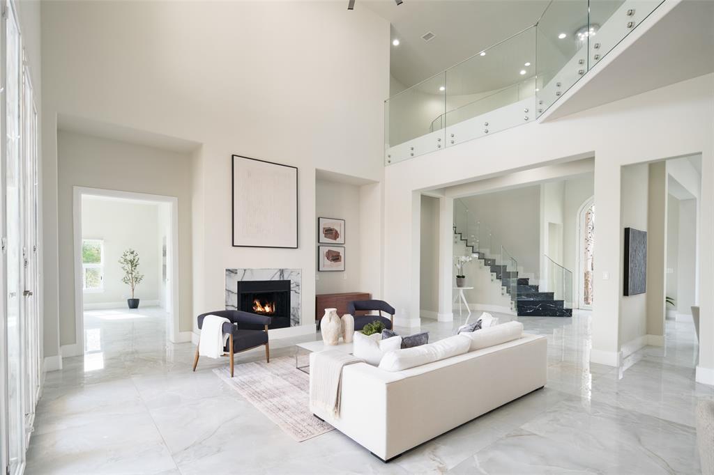 The Peninsula - Residential