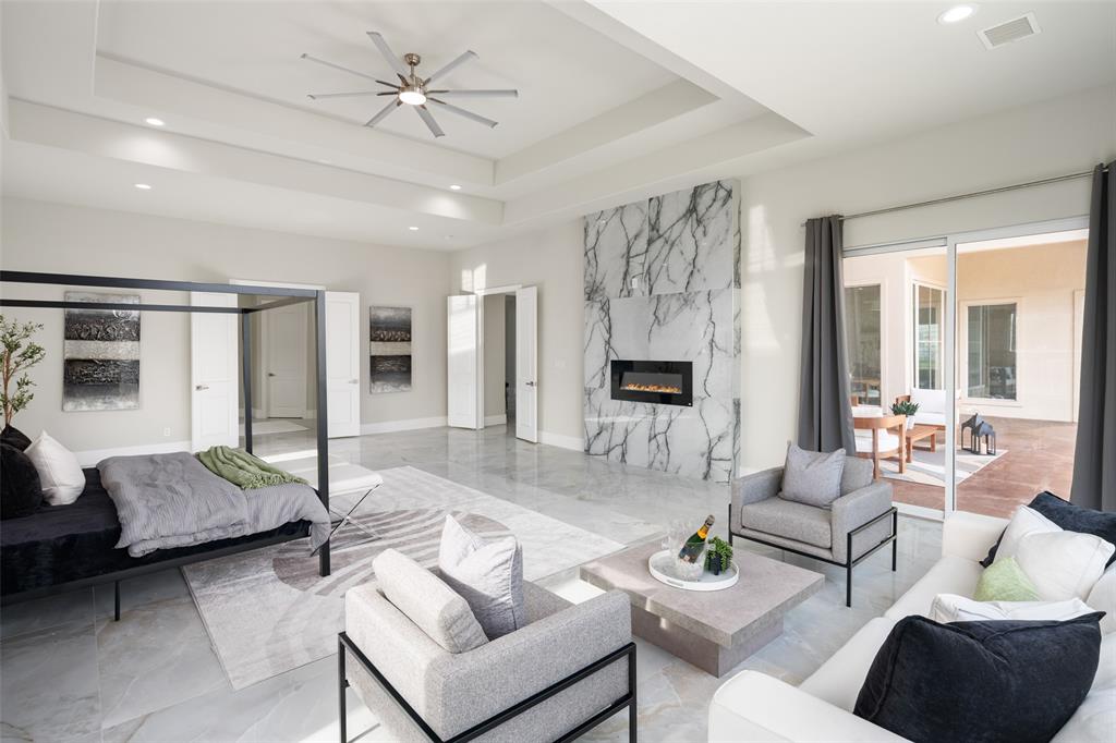 The Peninsula - Residential