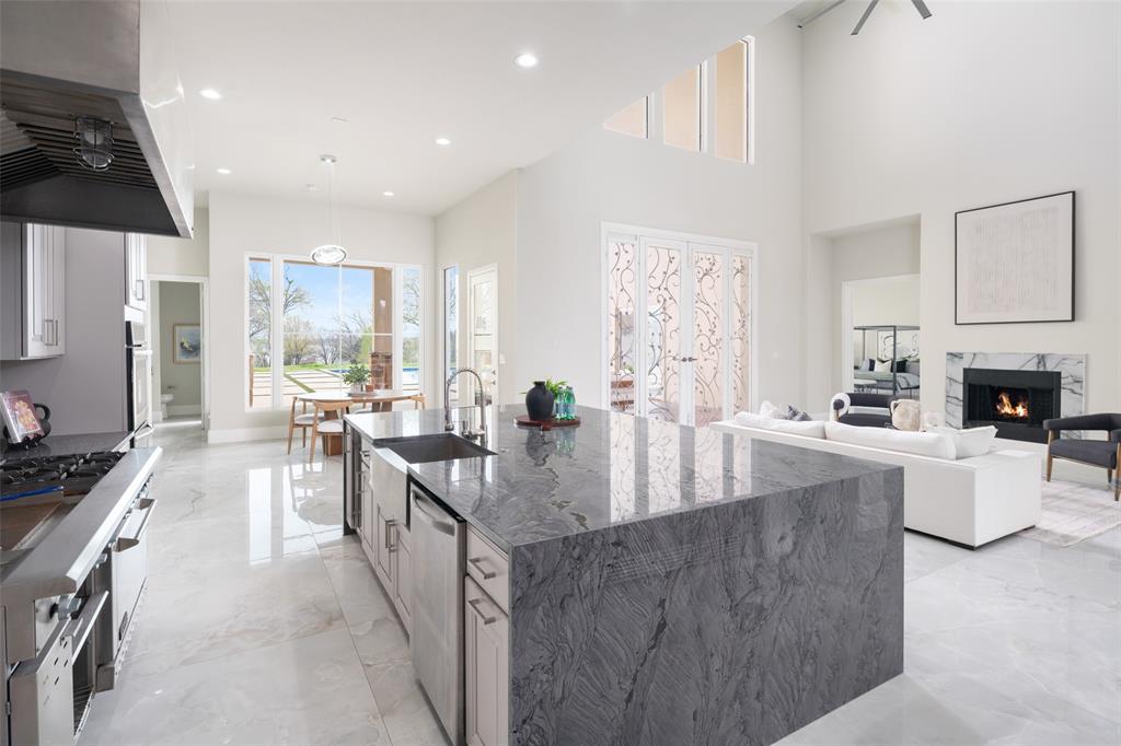 The Peninsula - Residential