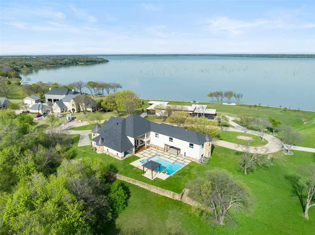 The Peninsula - Residential