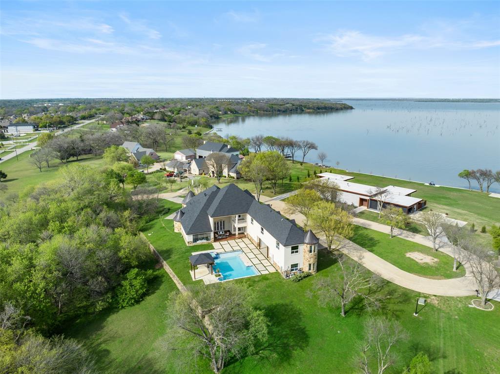 The Peninsula - Residential