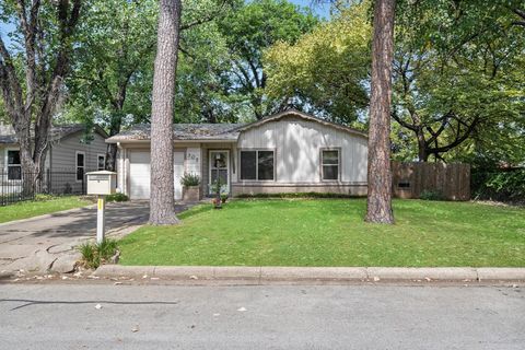 305 Dee Lane Arlington TX 76011