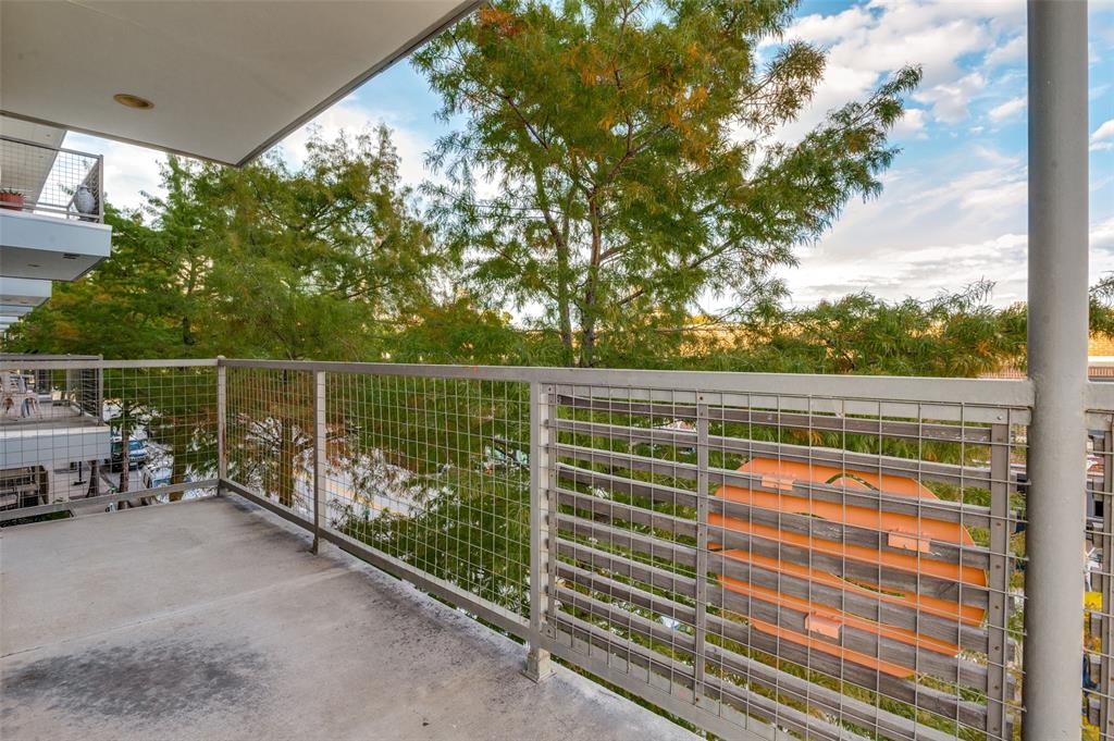 Buzz Condo - Residential