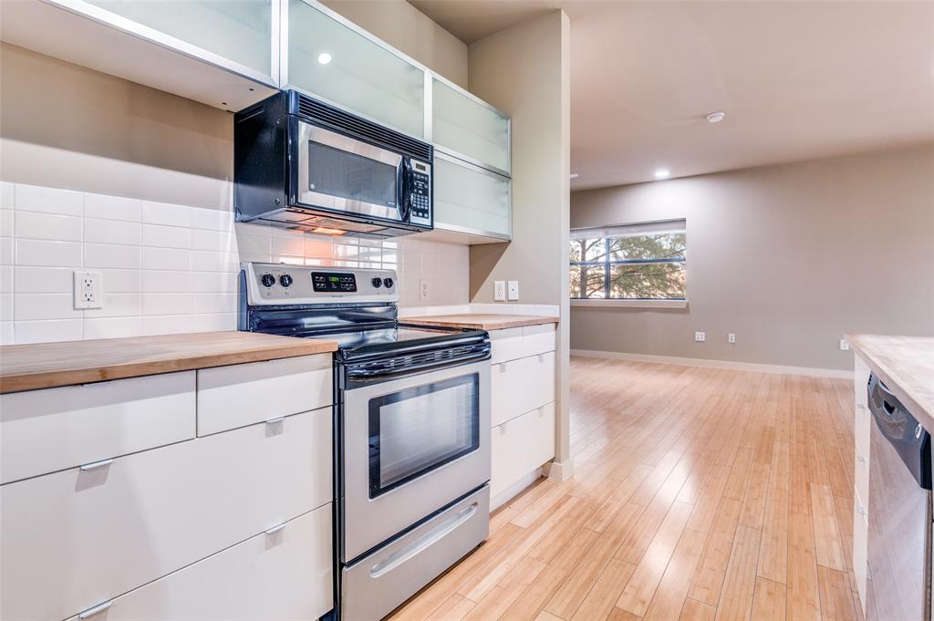 Buzz Condo - Residential