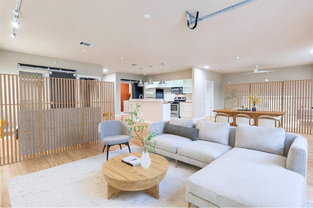 Buzz Condo - Residential