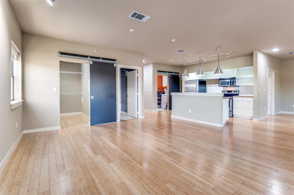 Buzz Condo - Residential