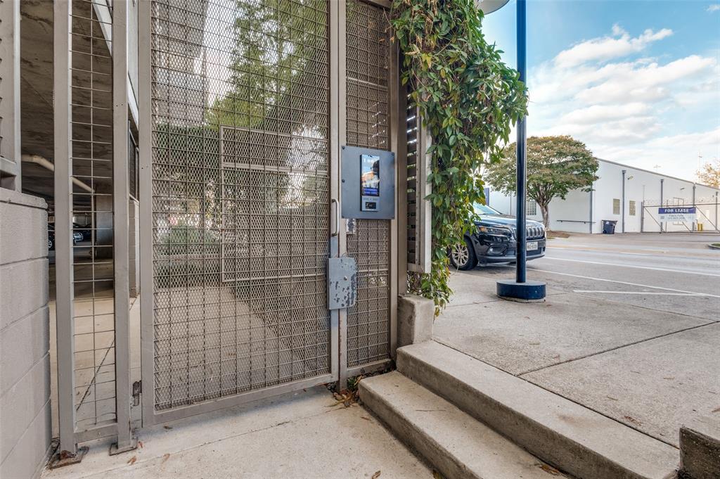 Buzz Condo - Residential