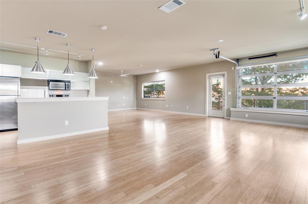 Buzz Condo - Residential