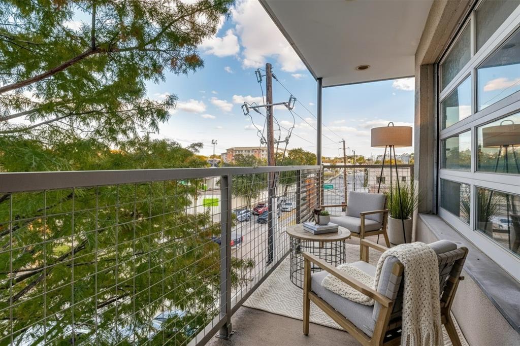 Buzz Condo - Residential