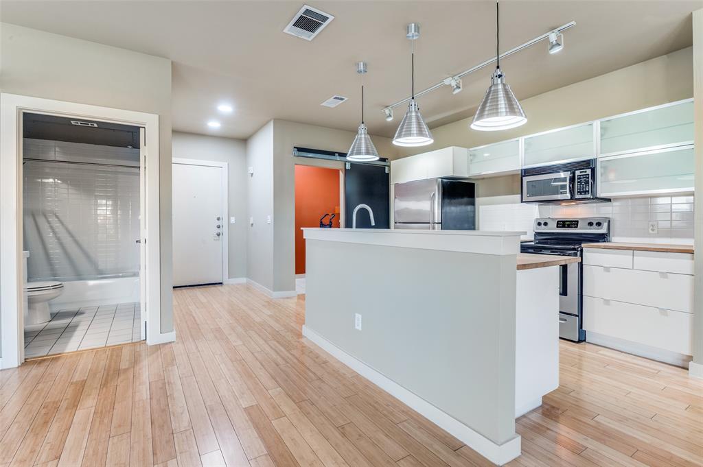 Buzz Condo - Residential