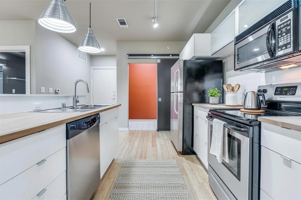 Buzz Condo - Residential