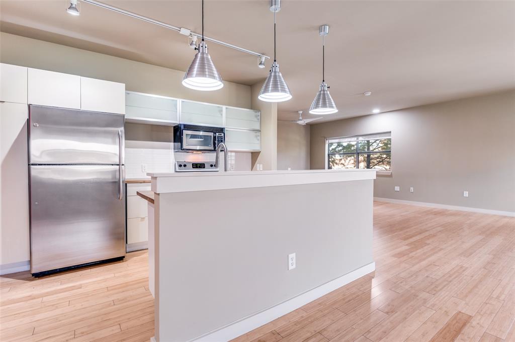 Buzz Condo - Residential