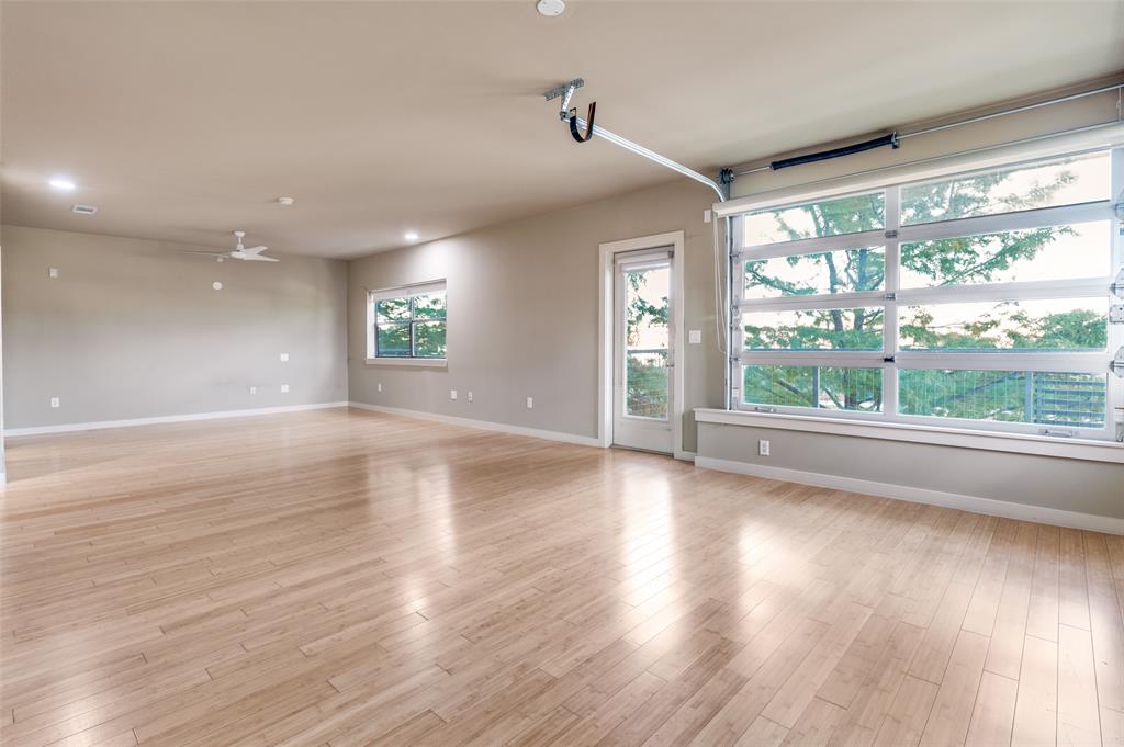 Buzz Condo - Residential