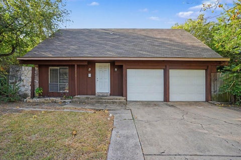 Photo of 1414 Finley Road, Irving, TX 75062 (MLS # 21402459)