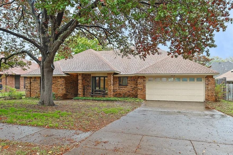 Ready for your new home, come see this property in a quiet Grapevine neighborhood. Large shade tree in the front yard, split level backyard with wooden fence. Spacious two car garage, new roof 2020, new windows 2018. Spacious living room with built-in gas fireplace, with large windows to view the backyard. Easy access to downtown Grapevine, Grapevine Mills Mall, Gaylord, and Great Wolf lodge. Easy access to Northwest Hwy., Hwy 114. Located in the Southlake Carrol school District. Follow GPS.