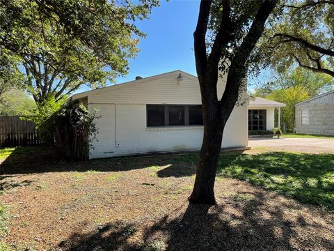 3563 South Drive Fort Worth TX 76109