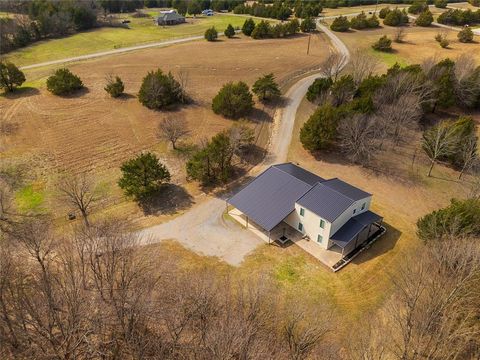 Photo of 1878 N Lincoln Park Road, Van Alstyne, TX 75495 (MLS # 21198483)