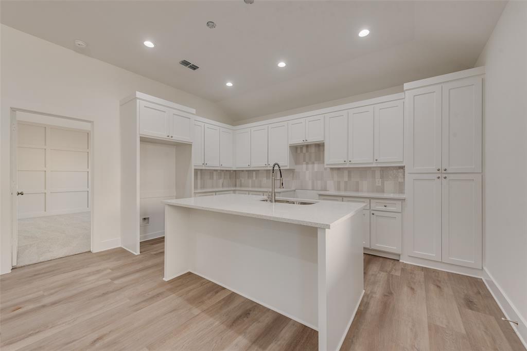 Woodside 01 - Residential